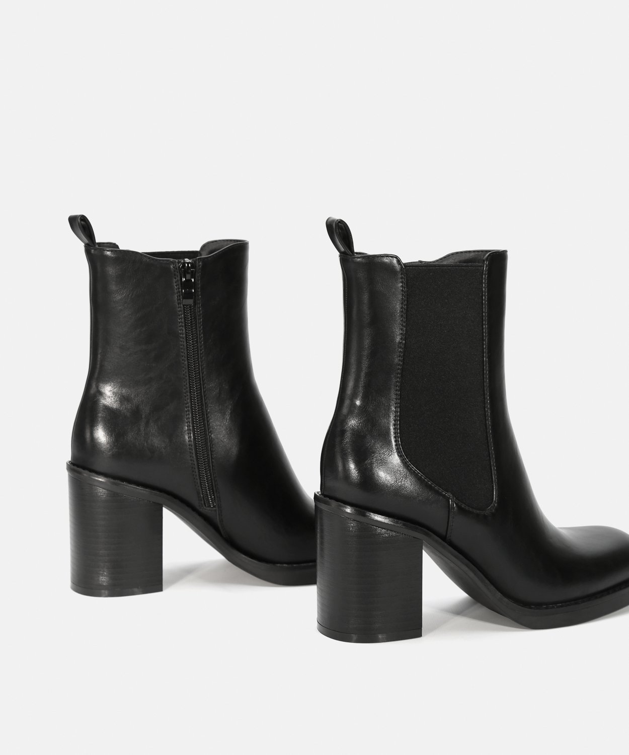 Botines negros tac&oacute;n chelsea image number null